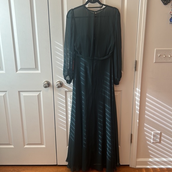 Dessy Collection Long Sleeve Evening Gown in Evergreen, Size 10 - Picture 6 of 7
